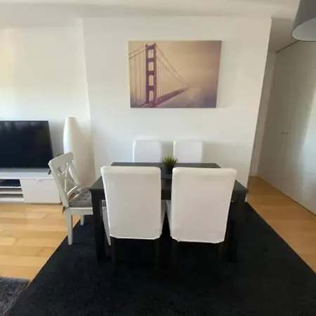 Apartment Deluxe - Parque Nacoes Lissabon
