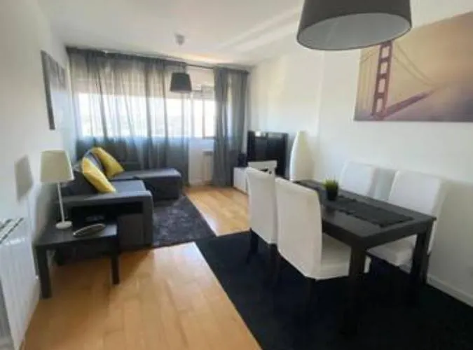 Deluxe - Parque Nacoes Apartment